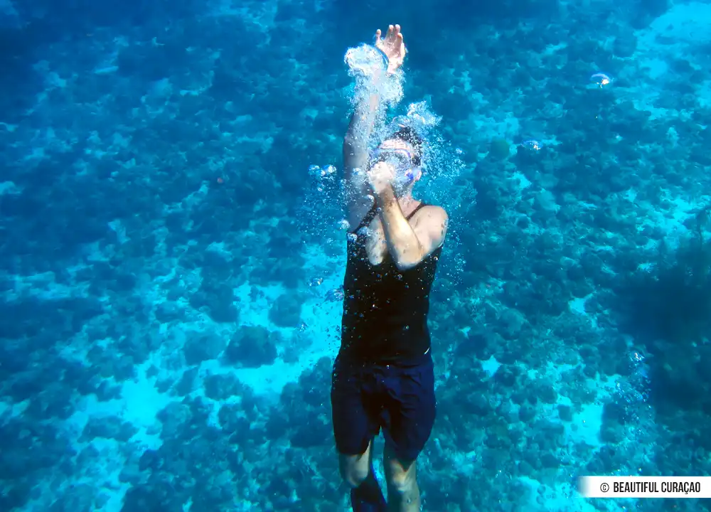 Freediven op Curaçao. Foto door Frank Schijf