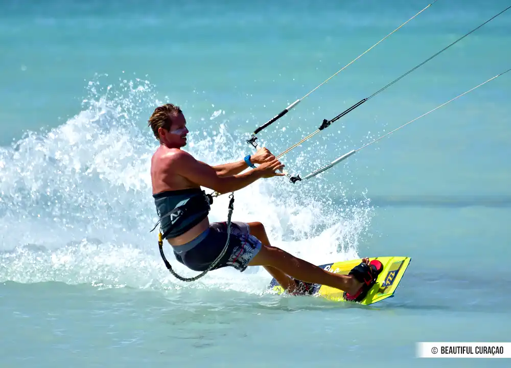 Kitesurfer in actie