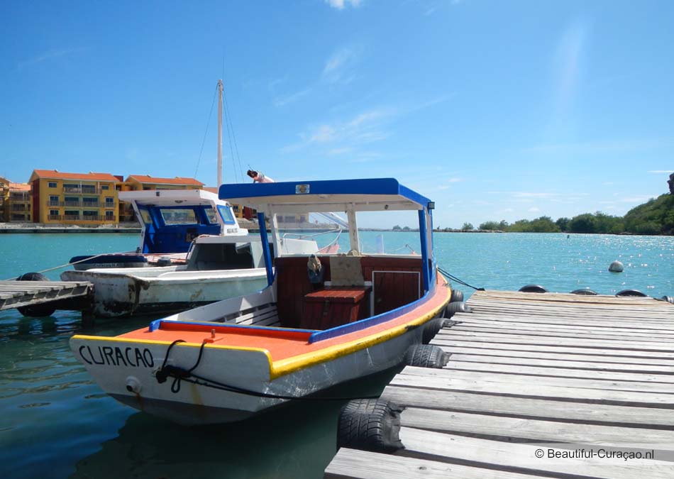 Vissersboot op Curaçao.